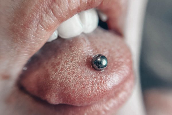 Piercing en la lengua