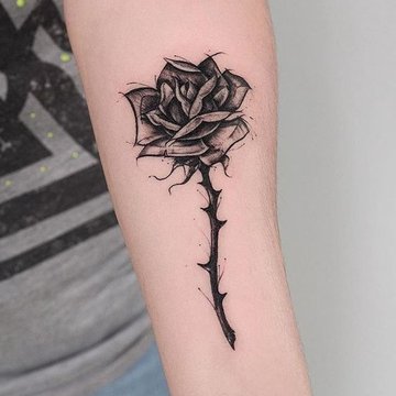 tatuaje rosa