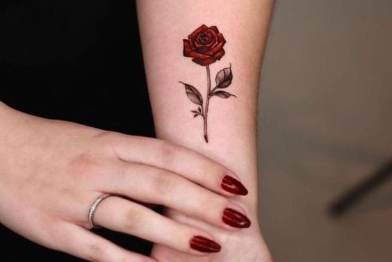 tatuaje rosa