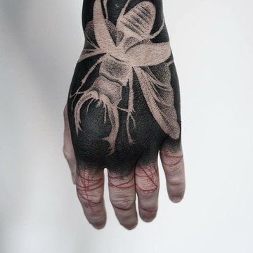 tatuajes en los dedos