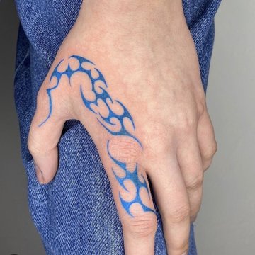 tatuajes en los dedos
