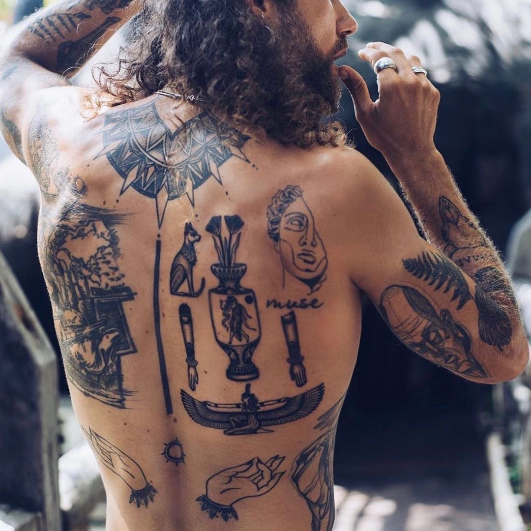 30+ ideas de tatuajes de hombres en la espalda | Características. - VeAn  Tattoo