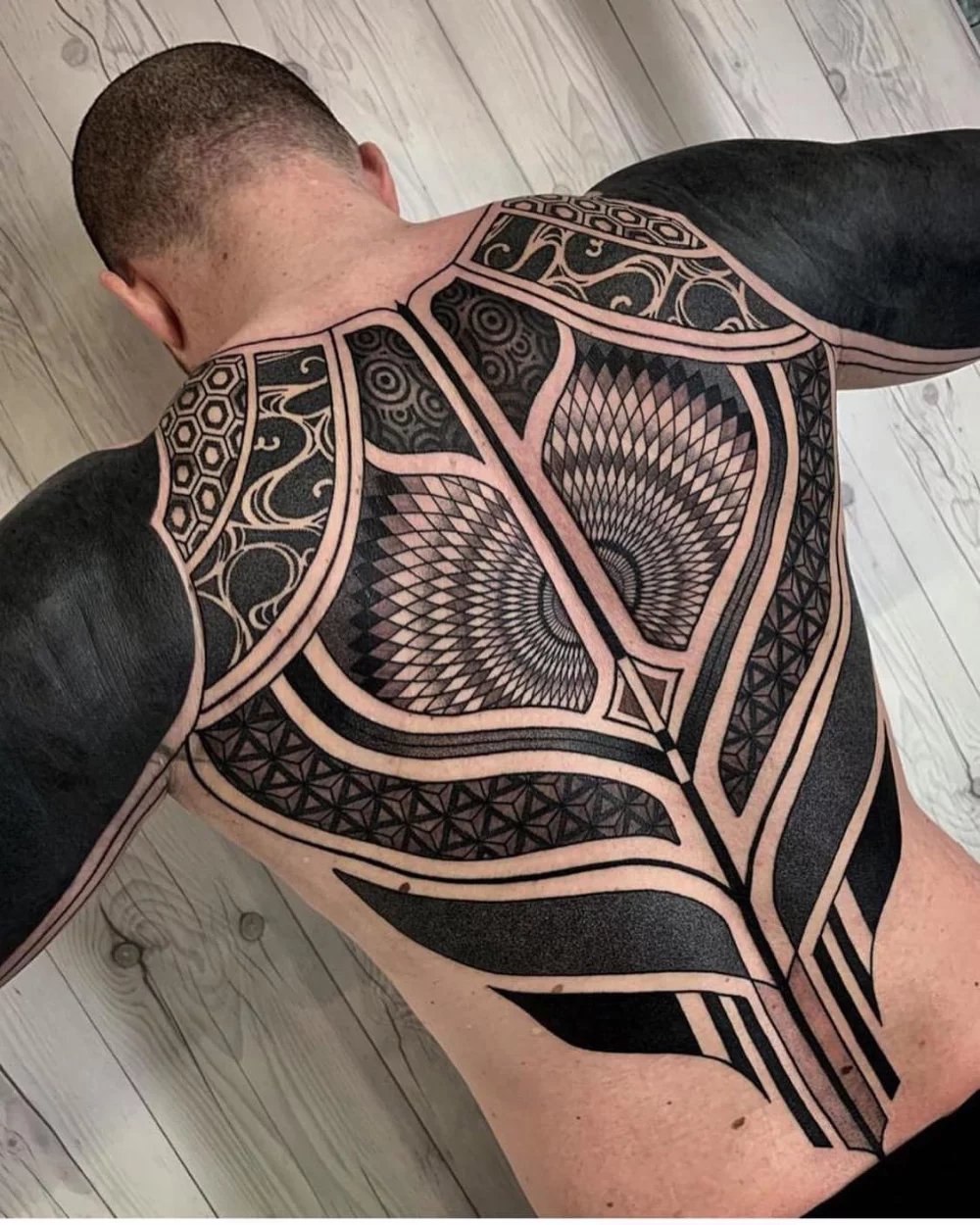 30+ ideas de tatuajes de hombres en la espalda | Características. - VeAn  Tattoo