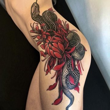 Tatuajes femeninos en los muslos