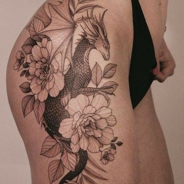 Tatuajes femeninos en los muslos