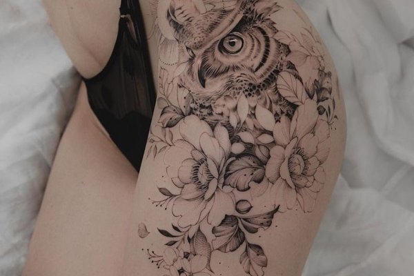 Tatuajes femeninos en los muslos