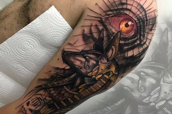 tatuaje anubis