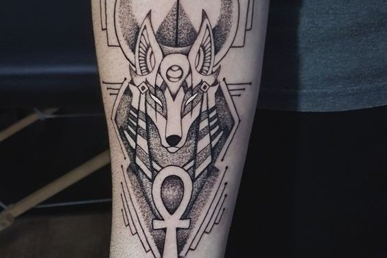 tatuaje anubis