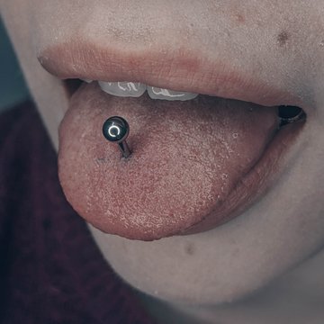 Piercing en la lengua