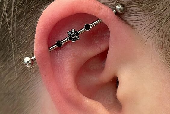 Piercings industriales