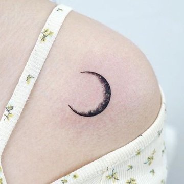 tatuaje luna