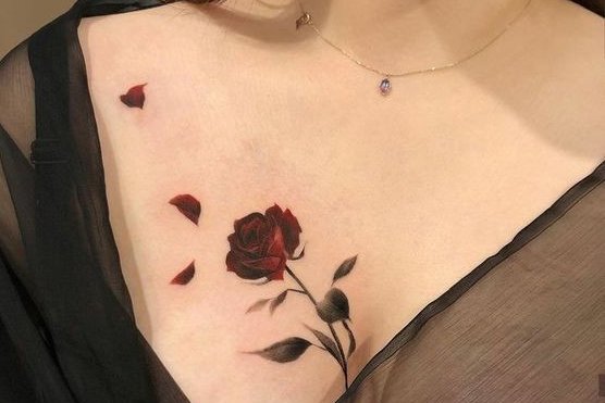 tatuaje rosa