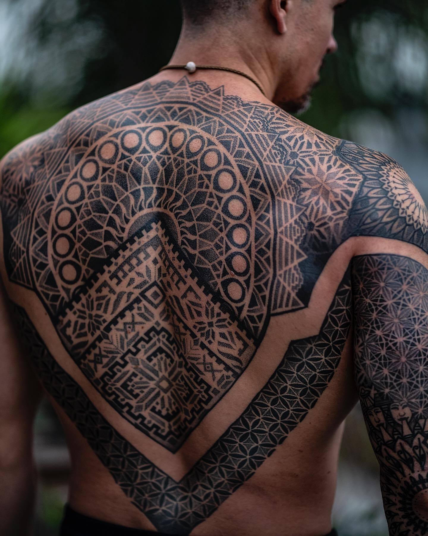 30+ ideas de tatuajes de hombres en la espalda | Características. - VeAn  Tattoo