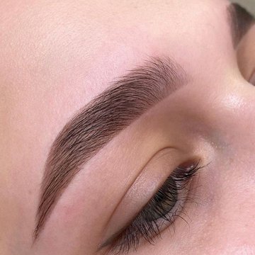 Tatuaje de cejas