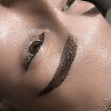 Tatuaje de cejas